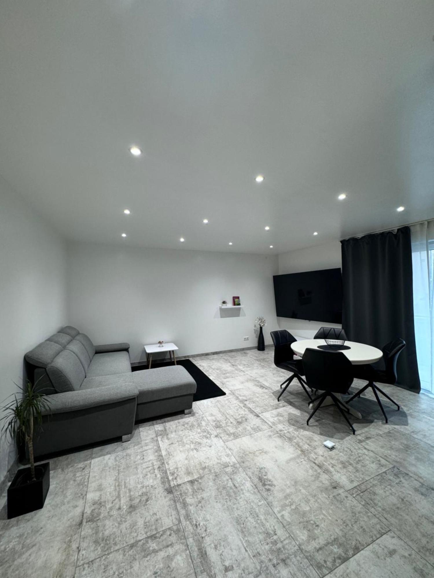 Stylisches City-Apartment Хайлброн Екстериор снимка